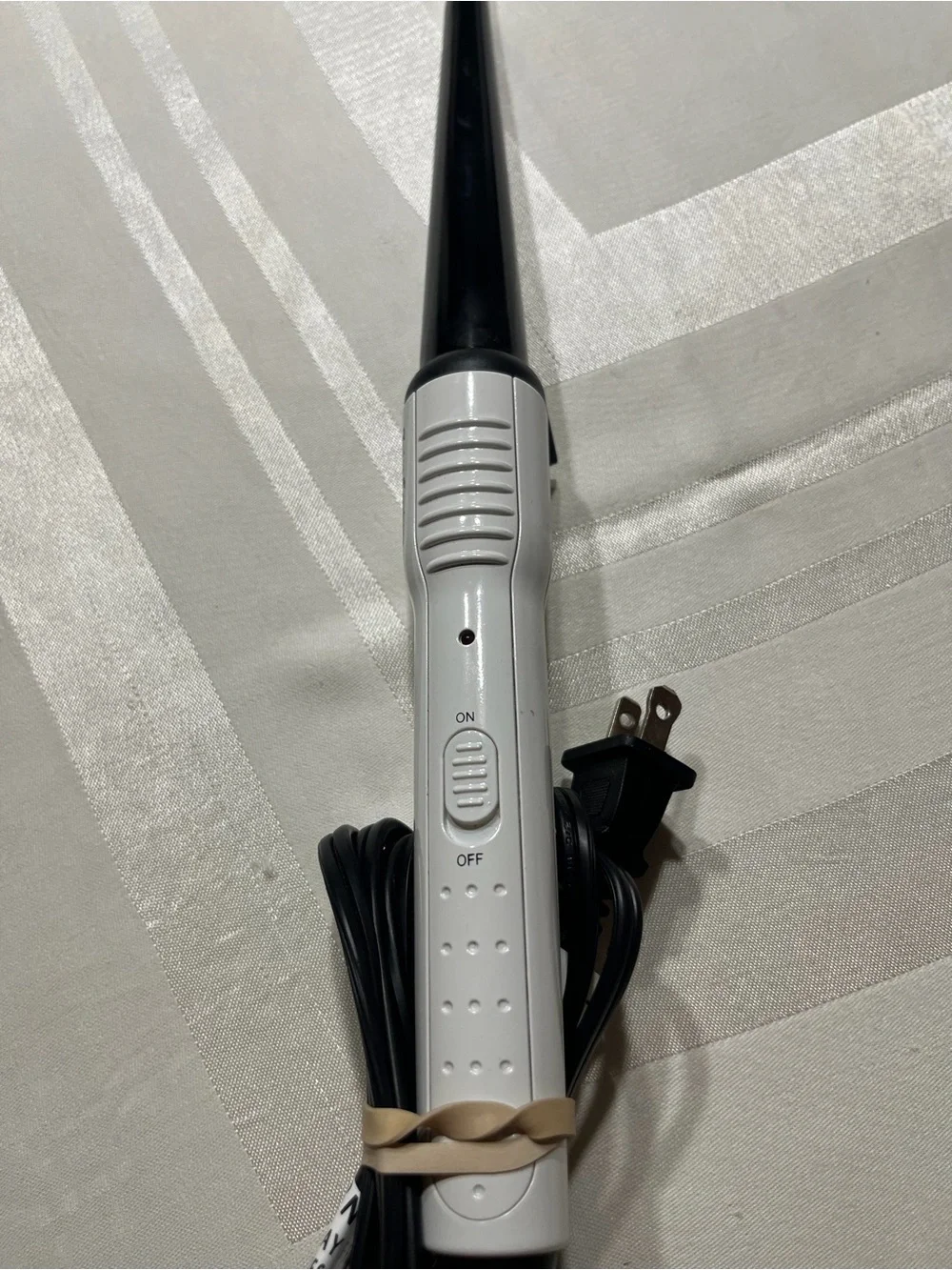 Juicy Couture Tapered Hair Curling Wand… $20.00 ship 15oz